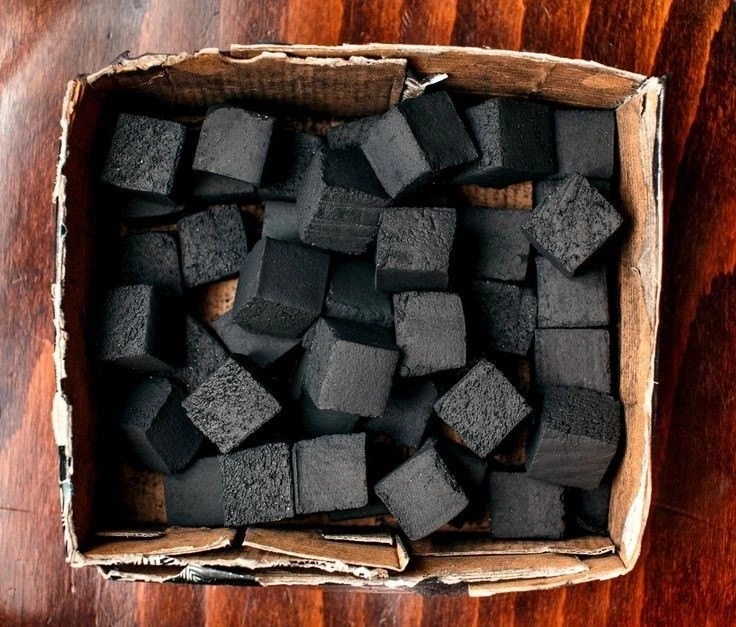 COCONUT CHARCOAL BRIQUETTE